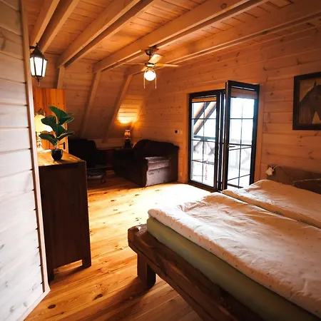 Nussdom Nad Samym Jeziorem Holiday home Sasek Maly