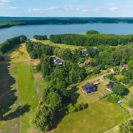 Nussdom Nad Samym Jeziorem Holiday home Sasek Maly